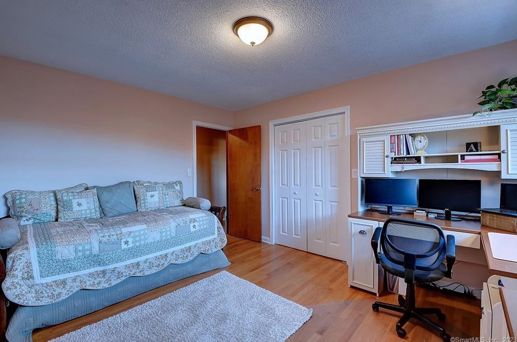 41 Trout Brook Dr, Union City CT  06770-5024 exterior