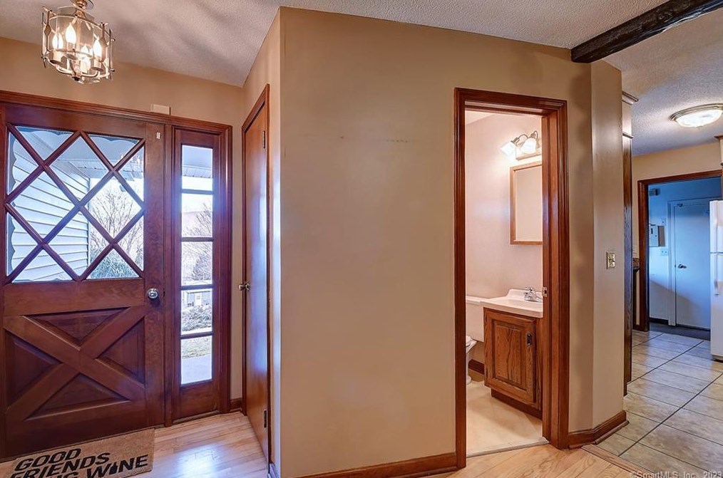 41 Trout Brook Dr, Union City CT  06770-5024 exterior