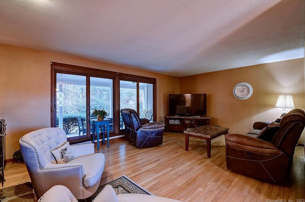 41 Trout Brook Dr, Union City CT  06770-5024 exterior