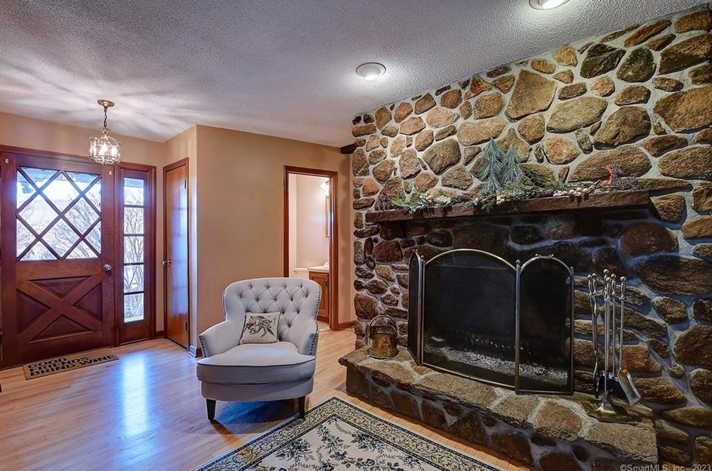 41 Trout Brook Dr, Union City CT  06770-5024 exterior
