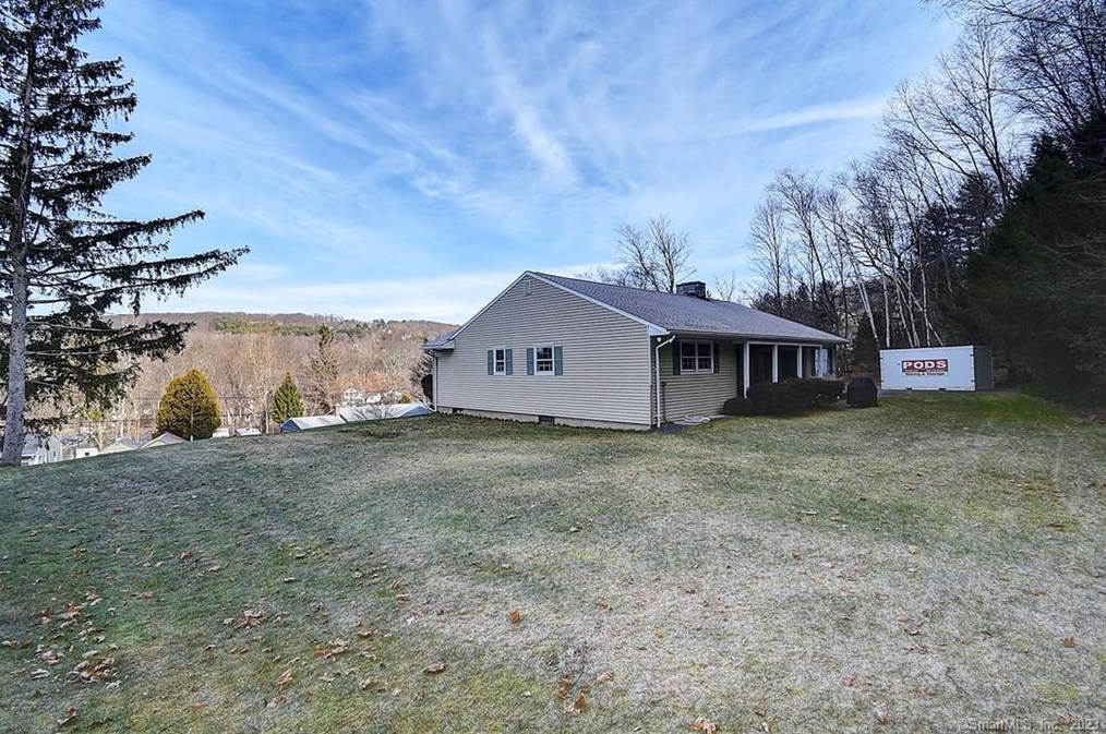 41 Trout Brook Dr, Union City CT  06770-5024 exterior