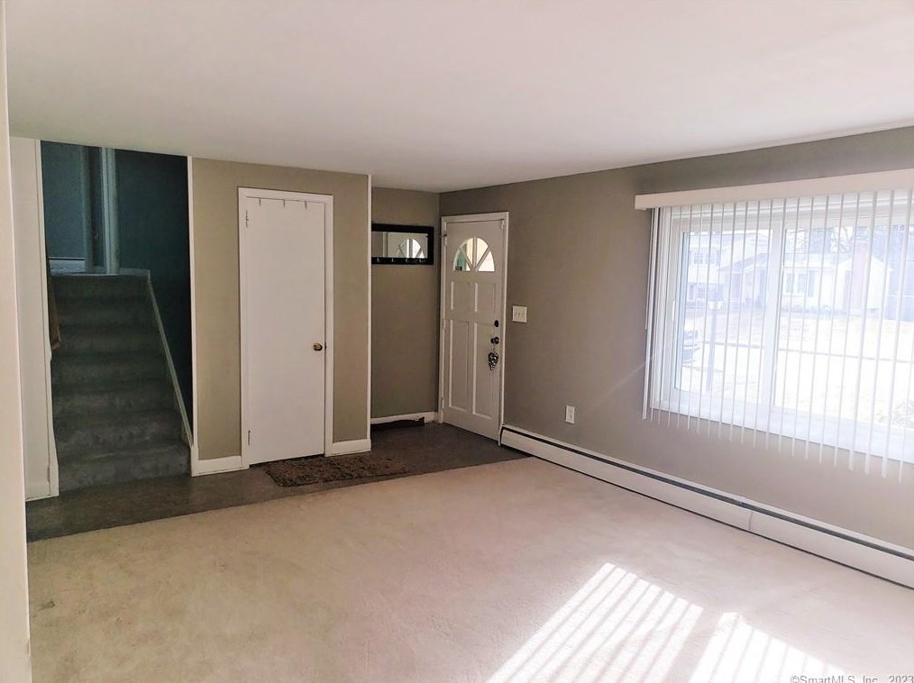 26 Spencer Dr, Windsor, CT 06095