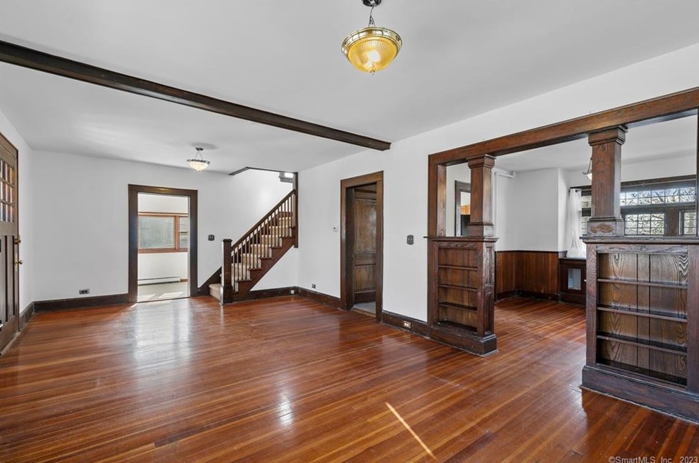 654 Naugatuck Ave, Milford, CT 06461