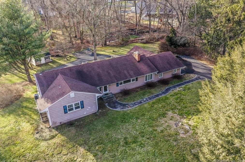 9 Old Rock Ln, Norwalk, CT 06851