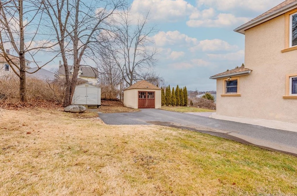 46 Manila St, Watertown CT  06779-1908 exterior