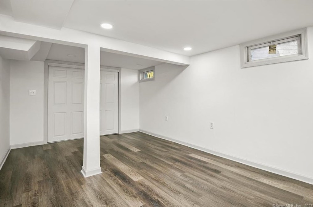 206 Hoadley St, Union City CT  06770-2537 exterior