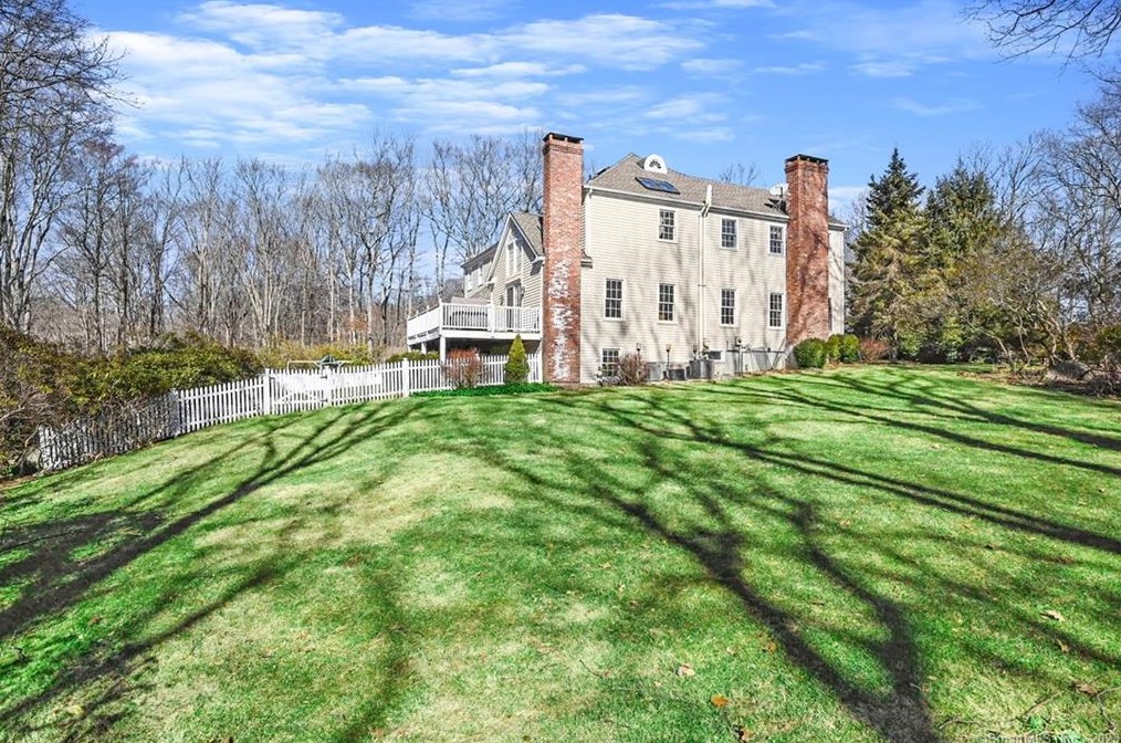 35 S Ridge Ct, Ridgefield, CT 06877