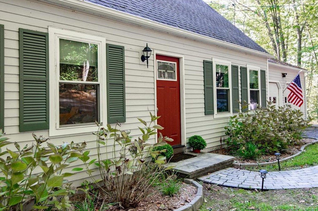 4 Cinnamon Way, Fenwick, CT 06475-1074