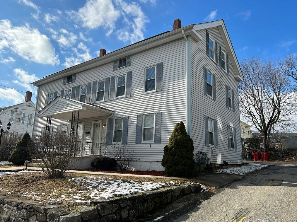 80 Mill St, Putnam, CT 06260