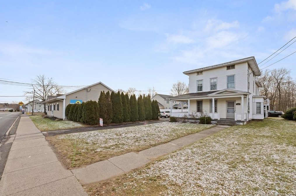 116 W Main St, Plainville, CT 06062