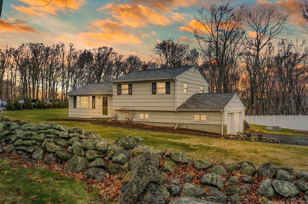 677 Elm, Upper Stepney, CT 06468