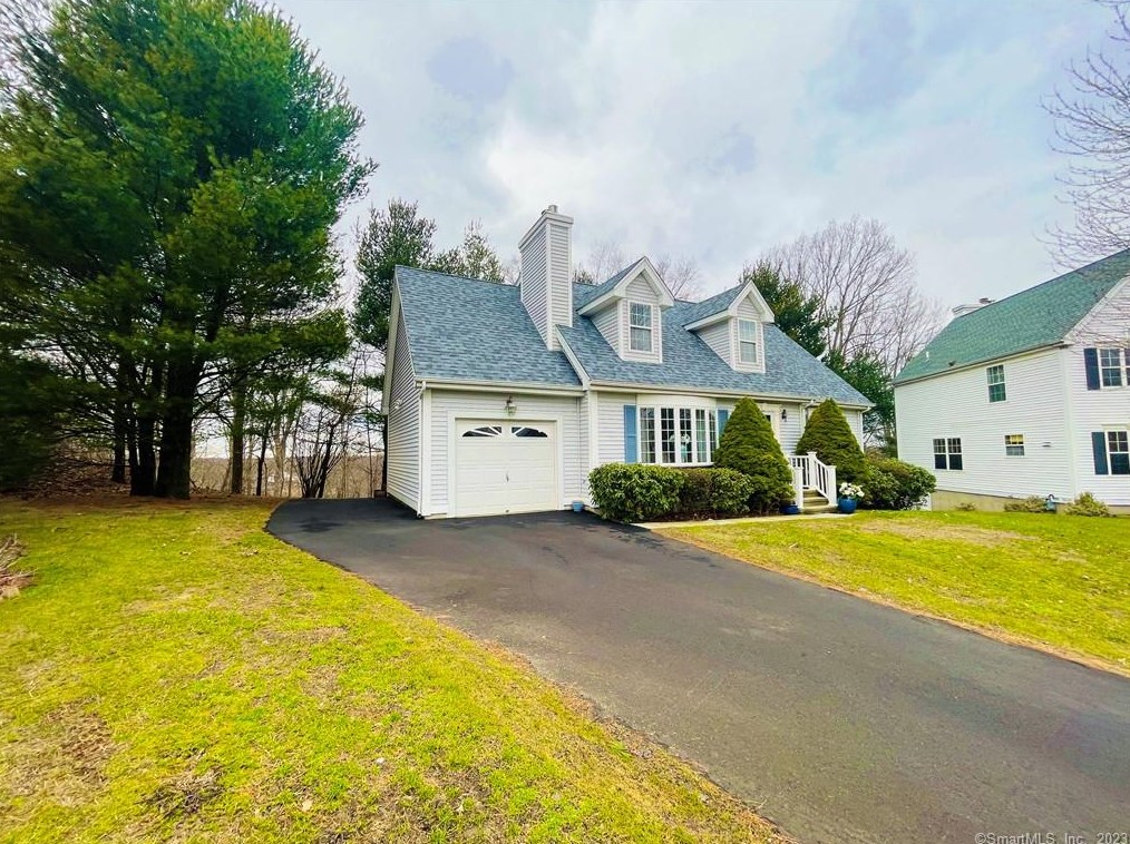 21 Lakeview Dr #21, Branford, CT 06405