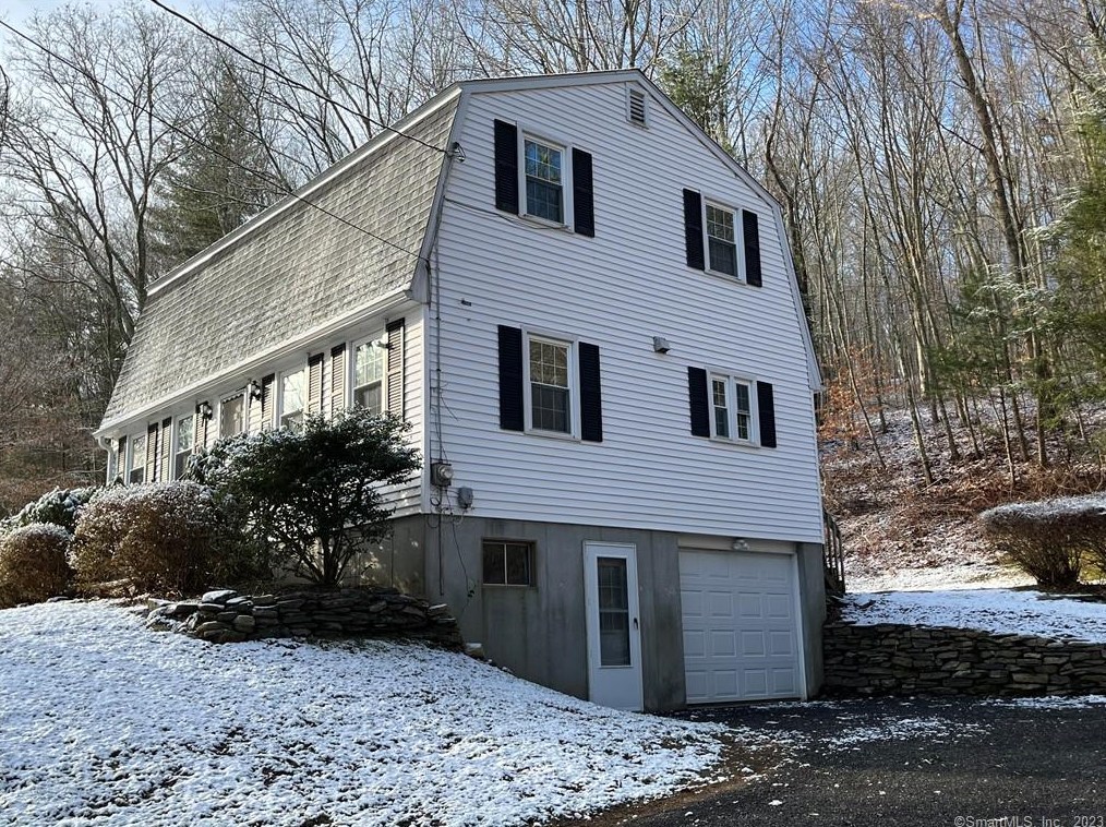 82 Wawecus Hill Rd, Bozrah, CT 06334