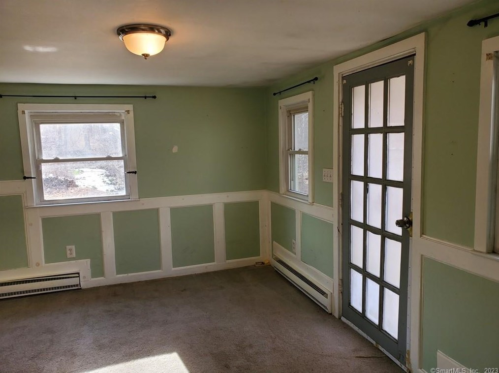 8 Dunn Hill Rd, Durham, CT 06422