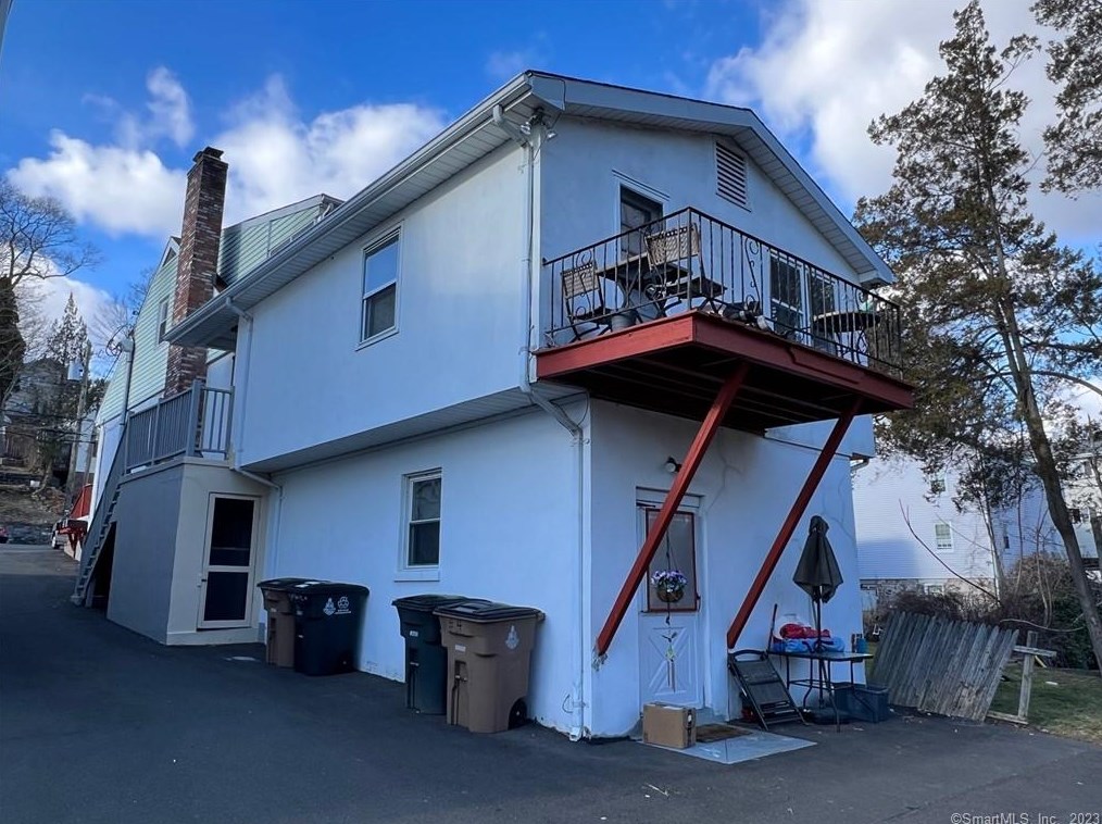 71 Columbus Pl, Stamford, CT 06907