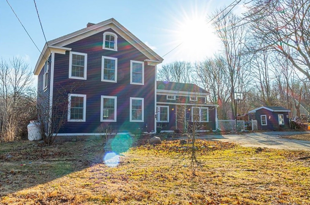70 Iron St, Gales Ferry, CT 06339