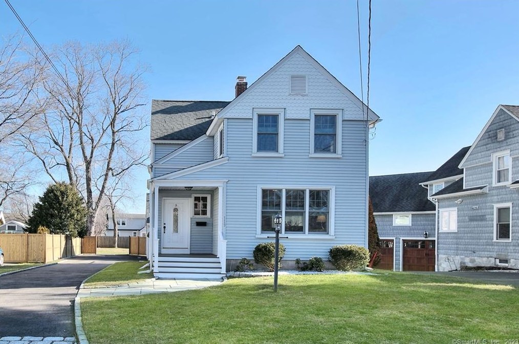 113 Beaumont St, Fairfield, CT 06824 exterior