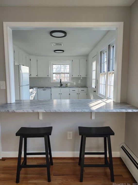 215 Tremont St, Hartford CT  06111-4742 exterior