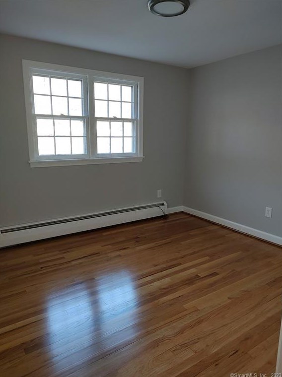 215 Tremont St, Hartford CT  06111-4742 exterior