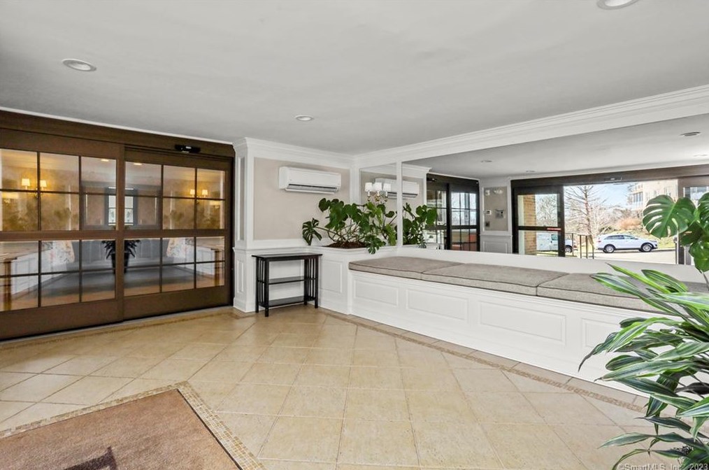 3 Putnam Hill #2a, Greenwich, CT 06830