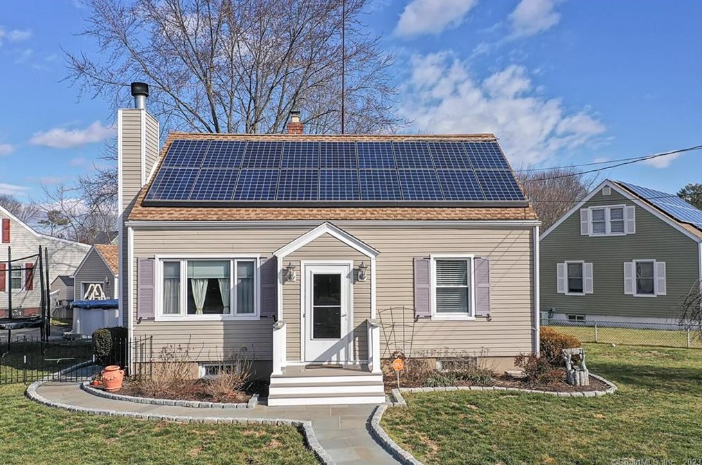 372 Birdseye St, Stratford, CT 06615 exterior