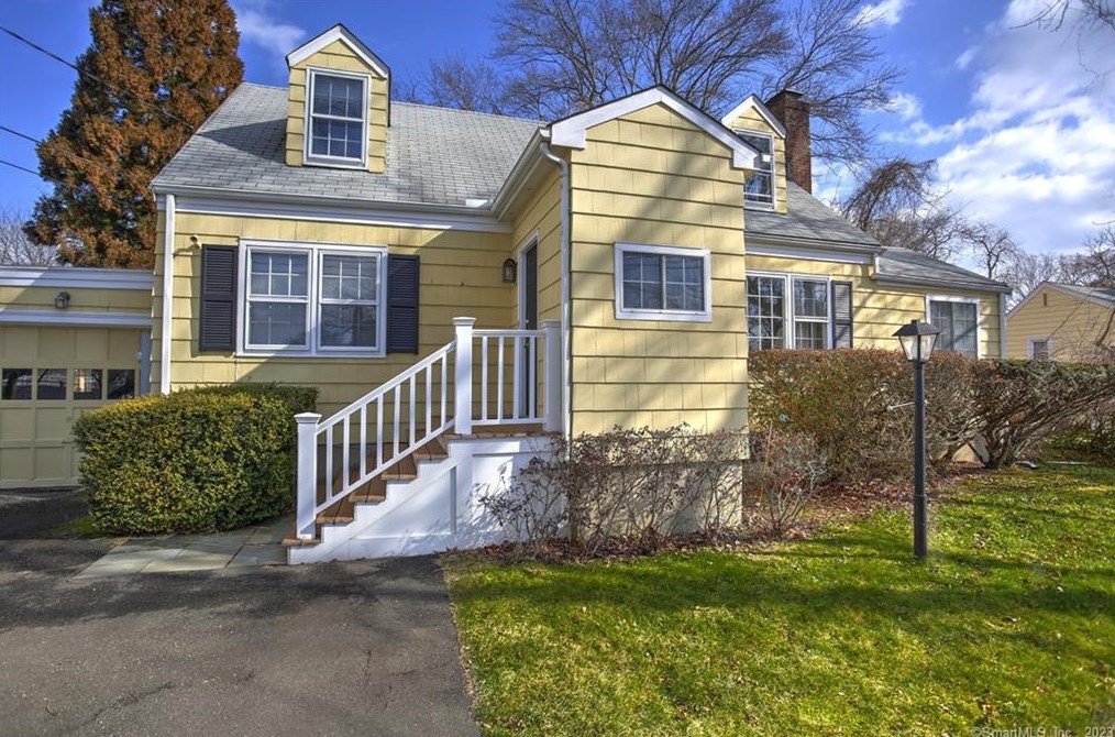 12 Bauer Pl, Westport, CT 06880
