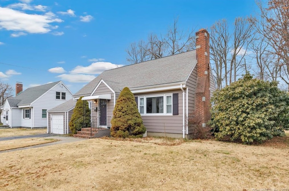 116 Nichols Ter, Stratford, CT 06614-3950