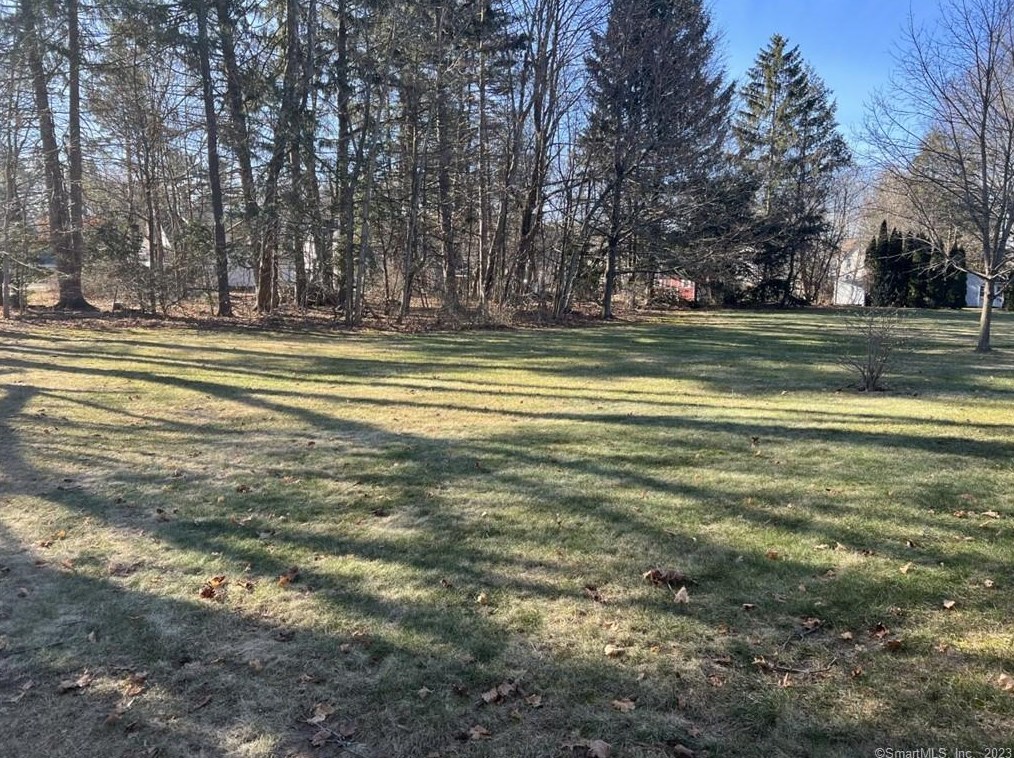 5 Oakwood Rd, Simsbury, CT 06070