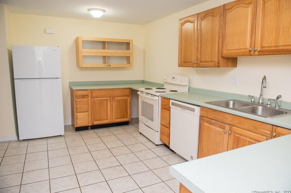 131 N Main St #22, Branford, CT 06405