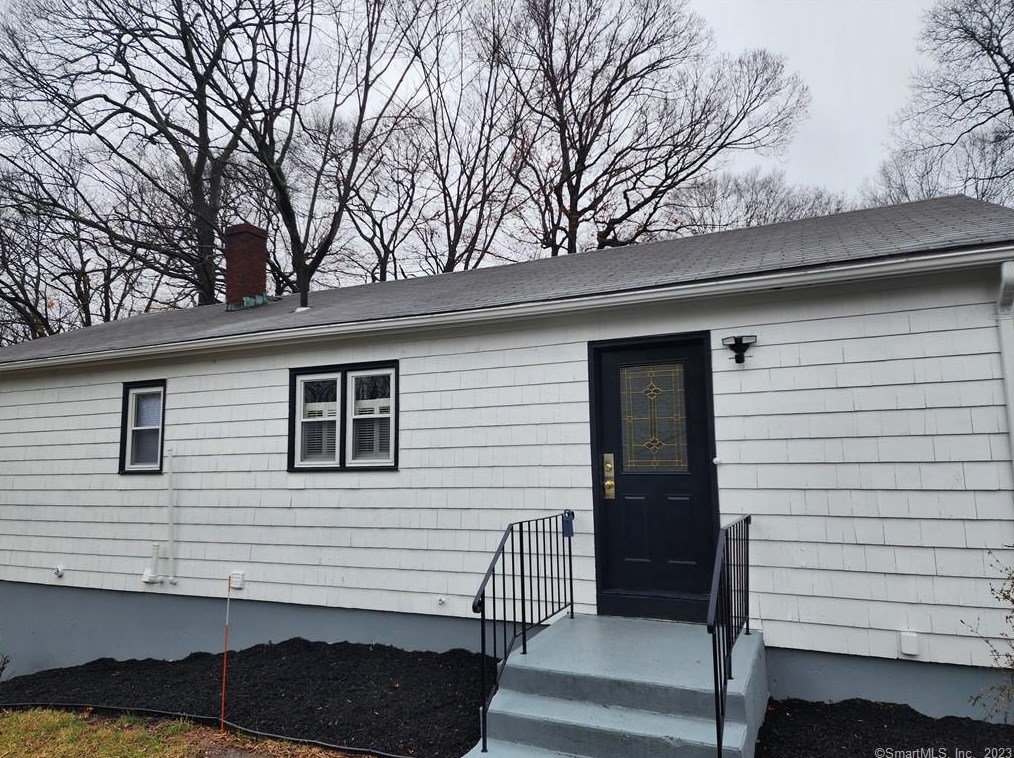 861 Curtis St, Meriden CT  06450-6602 exterior