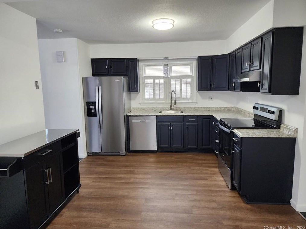 861 Curtis St, Meriden CT  06450-6602 exterior