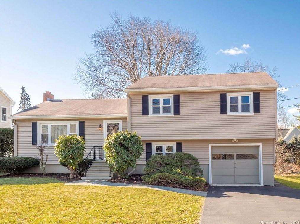 115 Lucille St, Fairfield, CT 06825