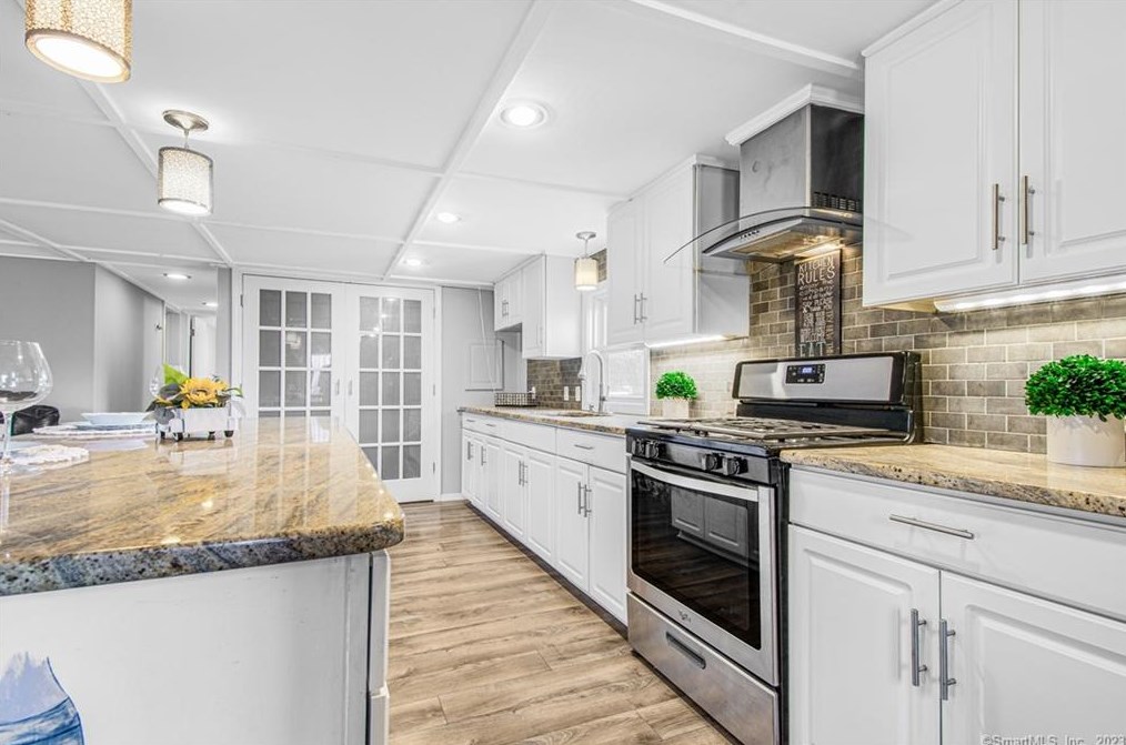 25 Skylark Rd, Colchester, CT 06415