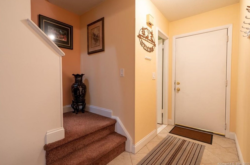 500 Darling St #15c, Southington, CT 06489