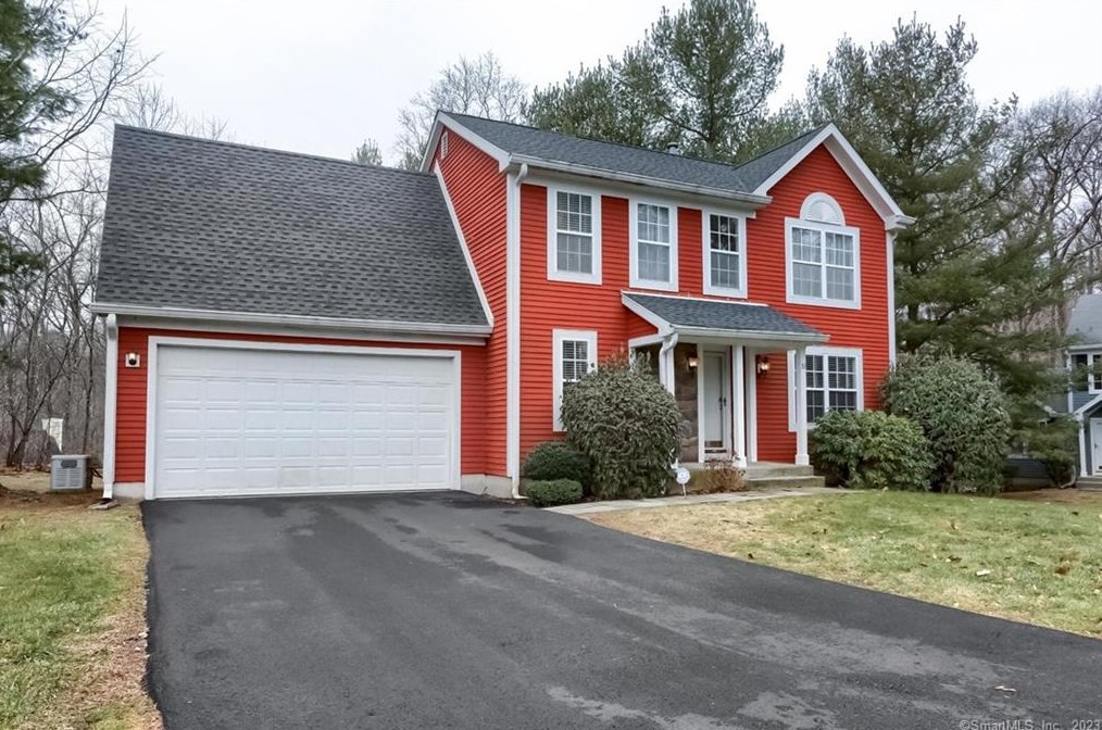 33 Indian Hill Rd #33, Upper Stepney, CT 06468