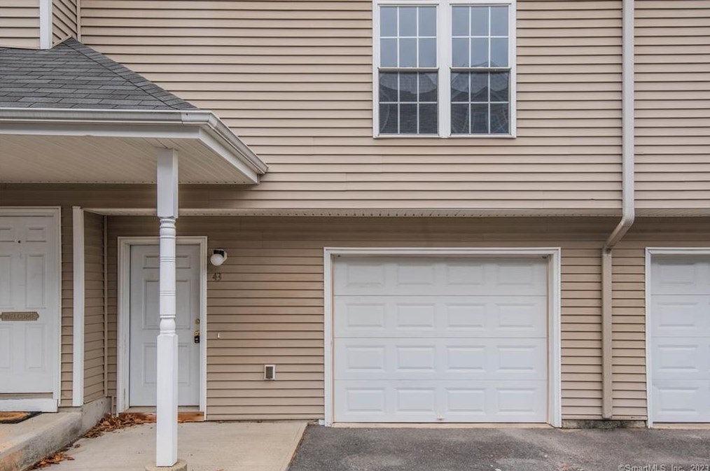 174 Stonefield Dr #43, Waterbury, CT 06705