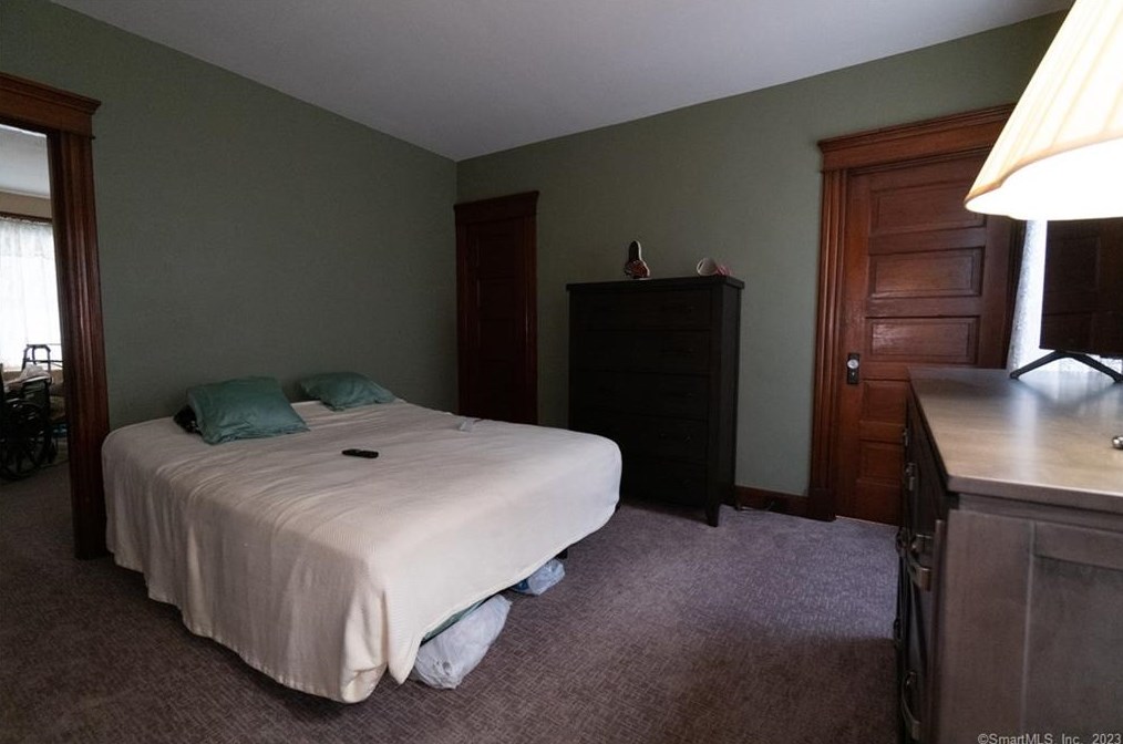 142 Atkins St, Meriden CT  06450-3468 exterior
