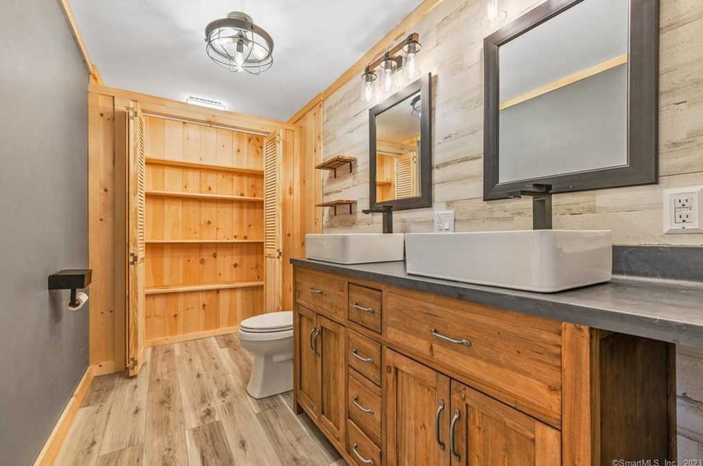 42 Kanter Dr, Vernon CT  06066-5440 exterior