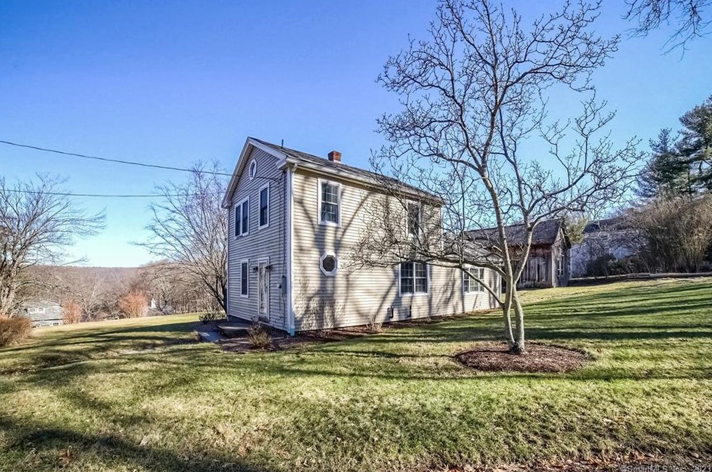 40 Jail Hill Rd, Haddam, CT 06438