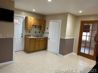 200 Division Ave #2, Huntington, CT 06484