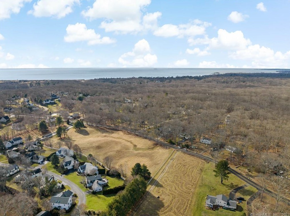 209 River Rd, Madison, CT 06443