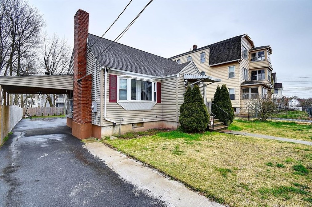 27 Wayland St, Hartford, CT 06114-2656
