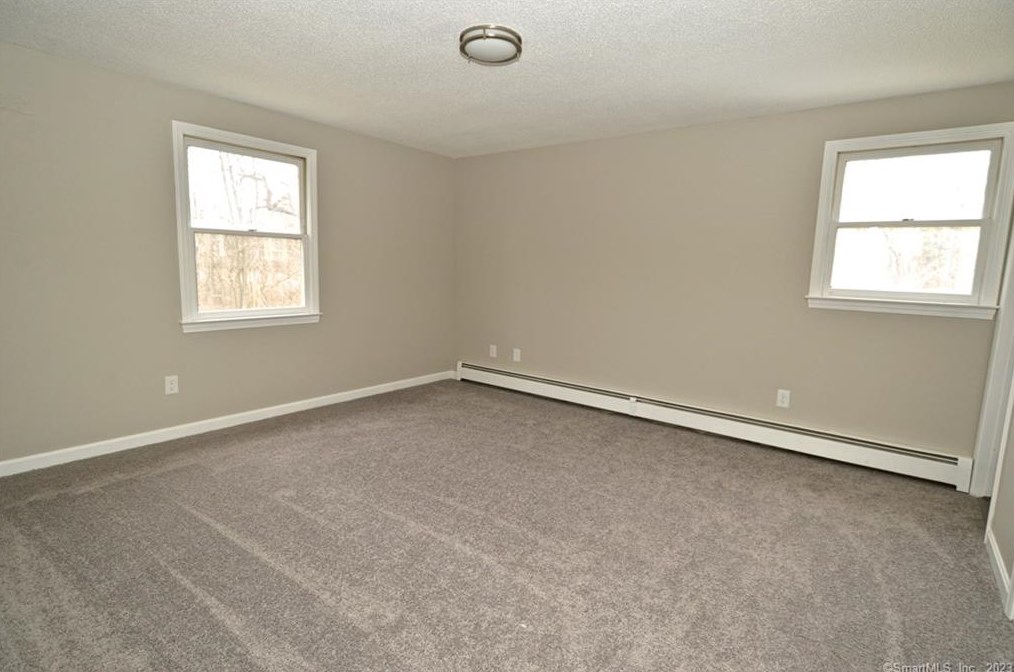 8 Cynthia Ct, Branford CT  06405-4740 exterior