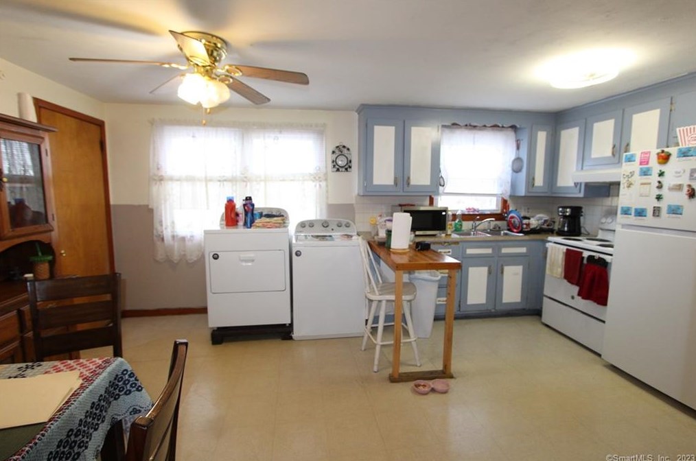 89 Collins St, New Britain, CT 06051