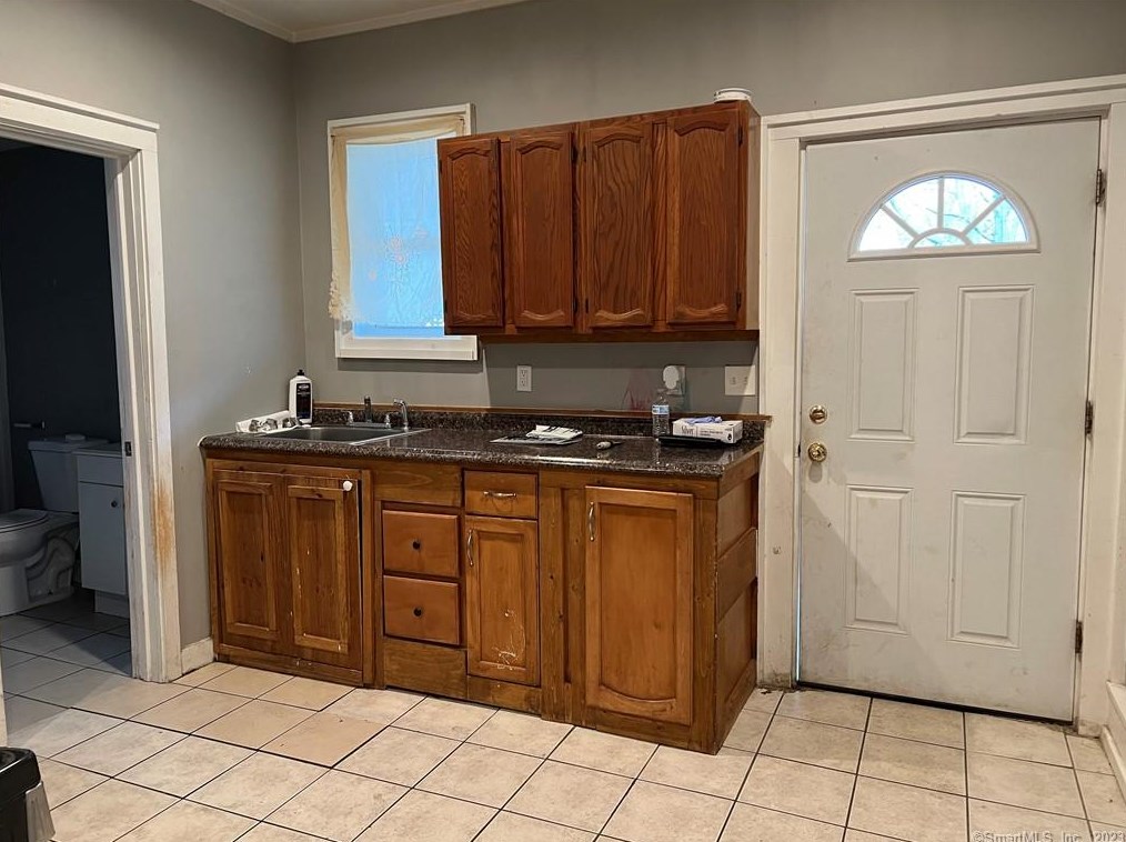 19 Center St #1, Winsted, CT 06098