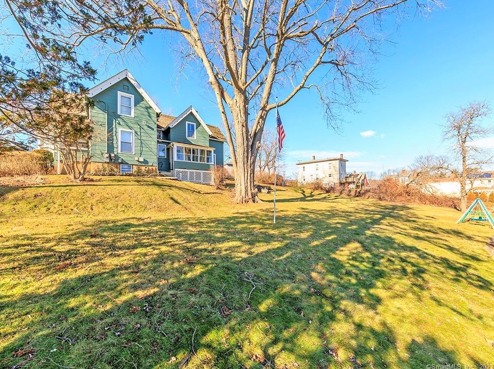 21 Klock St, Meriden, CT 06451