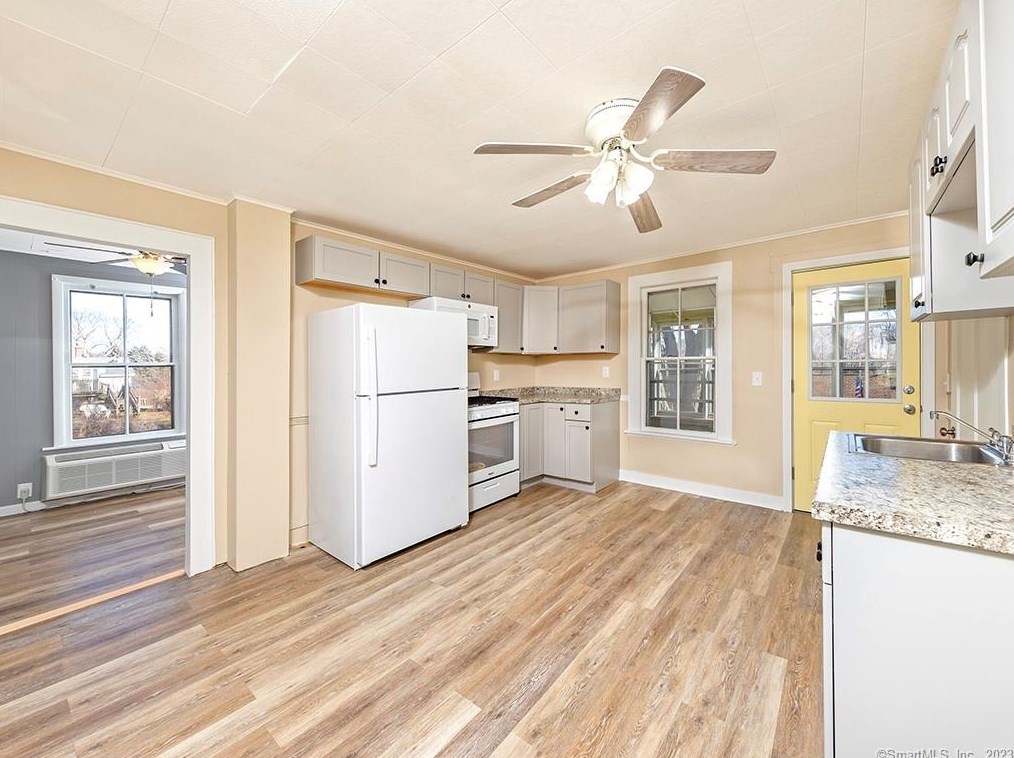 21 Klock St, Meriden CT  06451-5422 exterior