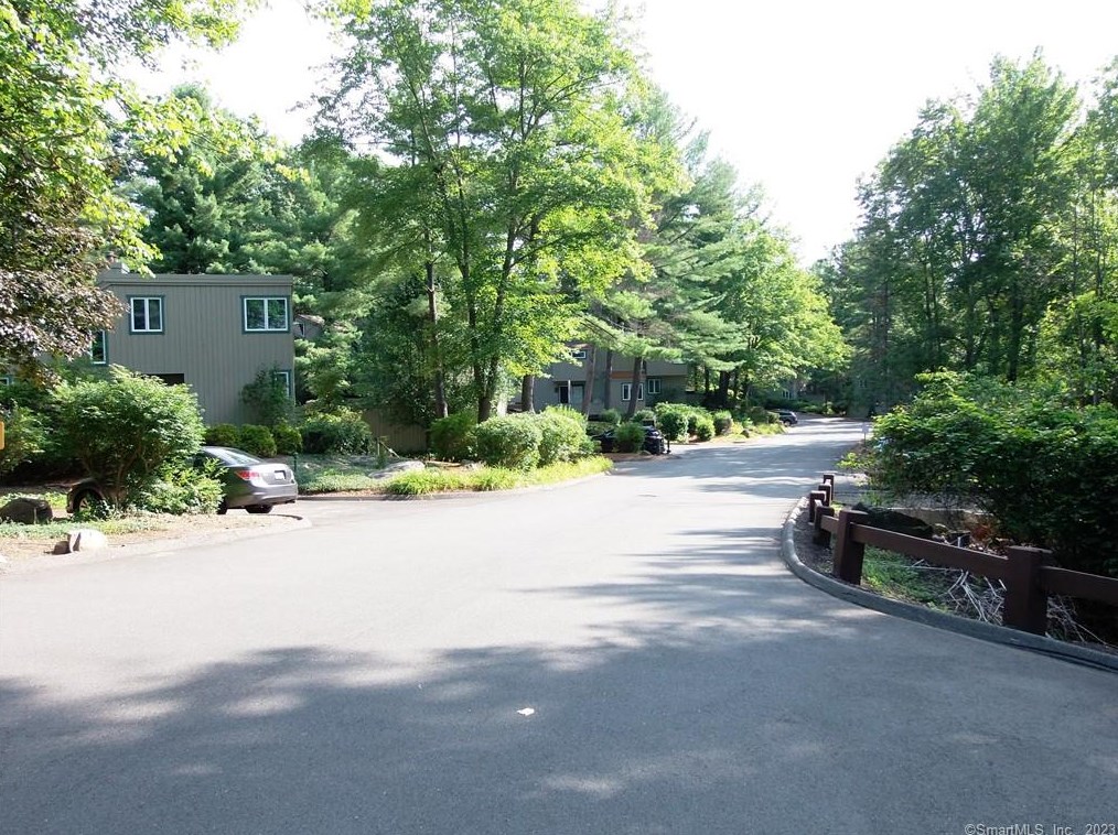 11 Byrne Ct #e3, Farmington, CT 06032