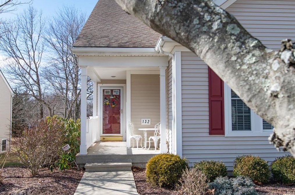 132 Country Club Dr #132, South Britain, CT 06487