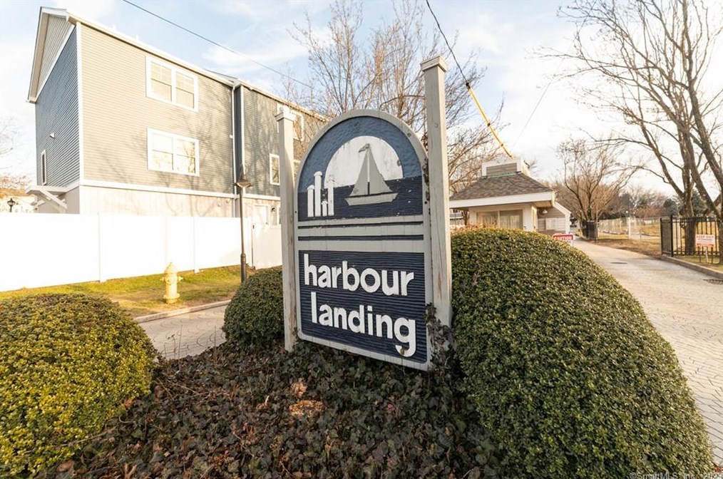 4 Harbour Close #4, New Haven, CT 06519